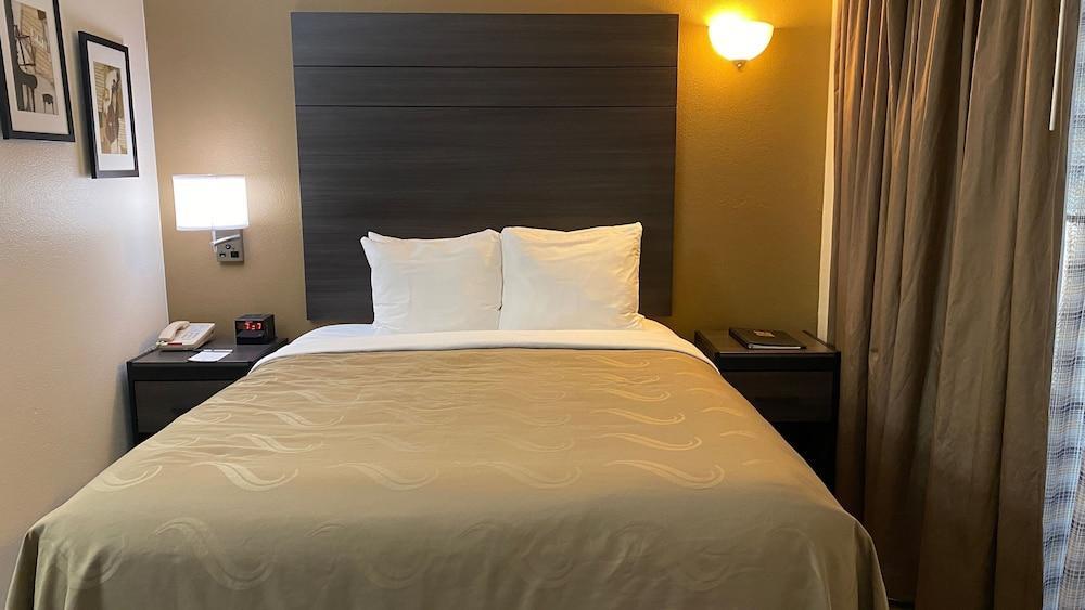 Quality Inn Branson - Hwy 76 Central Exterior photo