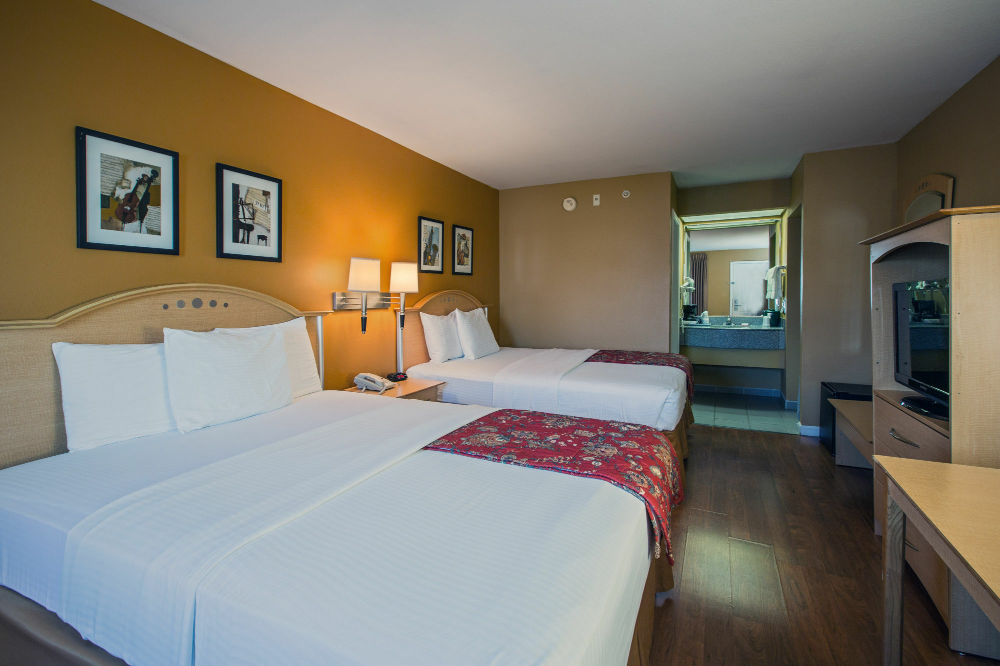 Quality Inn Branson - Hwy 76 Central Exterior photo